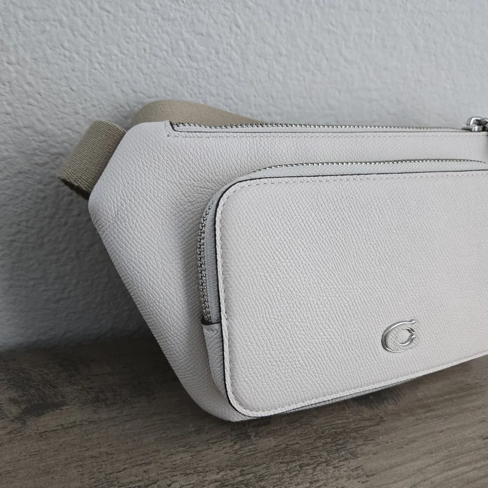 COACH Belt Bag in Crossgrain Leather Chalk - Picture 2 of 14